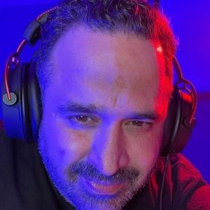 Meet your Posher, Isaias fonduer